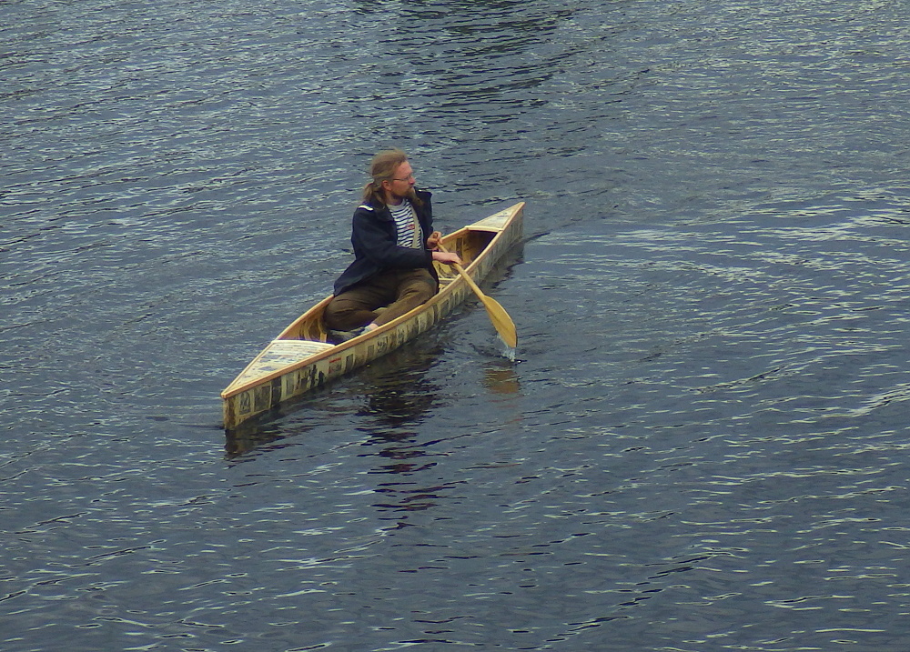 papírová kánoe, Paper canoe