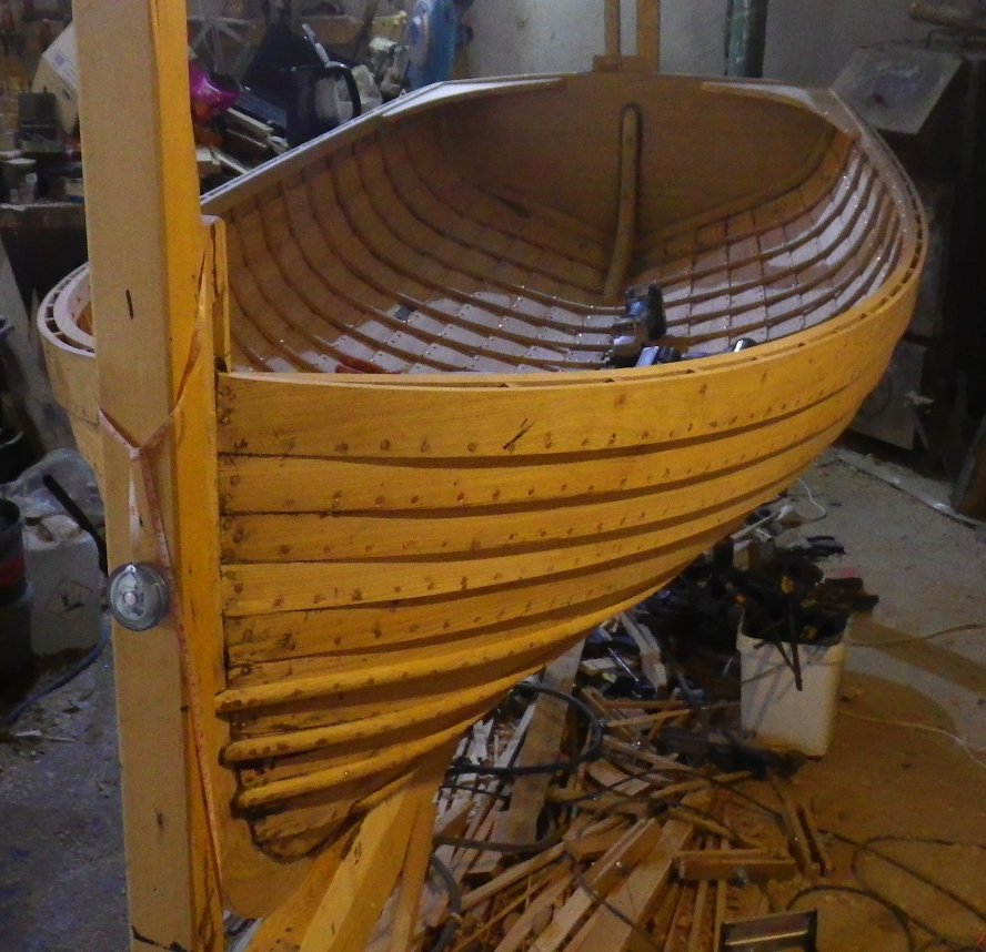Clinked dinghy, klinkerová dřevěná plachetnice, Octopus shipyard